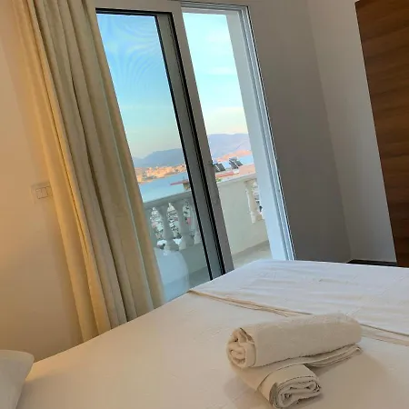 Dejli's * Sarande